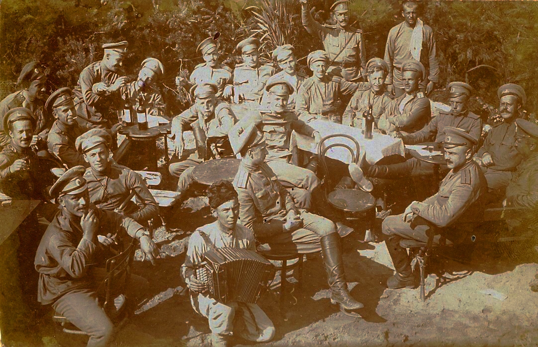Русские офицеры на Западном фронте в  1915 году