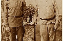 Шеховцов Яков Петрович (слева), 31 марта 1917, фотография-открытка